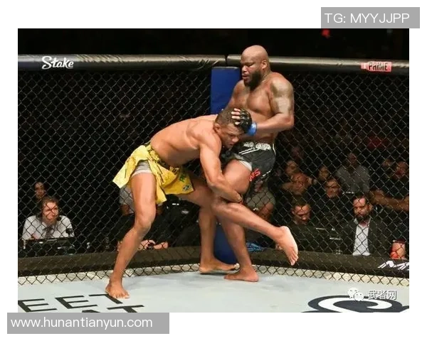 刘易斯与米欧奇巅峰对决UFC赛场再掀热潮引发拳迷热议